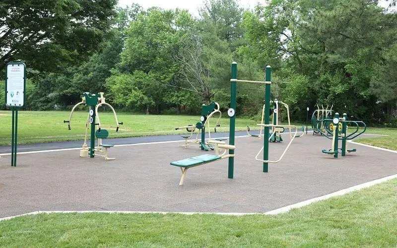 MCG  Training Community Square - Kids Outdoor Gym Equipment recension och pris